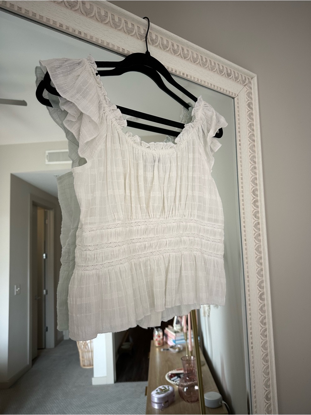 American Eagle Outfitters White Ruffled Button Tank - Picture 2 of 2